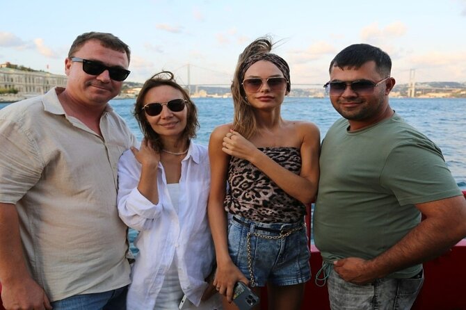 2 Hours Bosphorus Cruise Boat Tour in Istanbul - The Asian shore: Beylerbeyi and a different city view