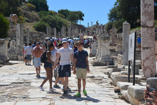 3-Hour Private Ephesus, Terrace Houses, Cruiser Only - Meeting your guide at Kusadasi Cruise Port