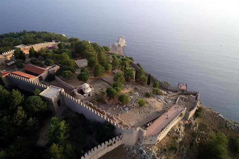Alanya: Castle Tour with Damlatas Cave & Cable Car Options - Who should book this experience