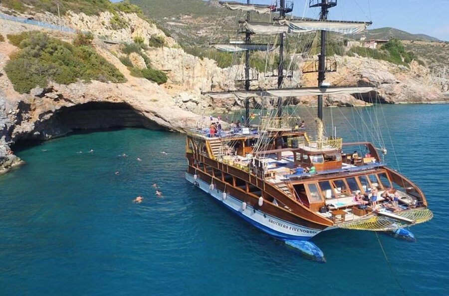 Alanya: Catamaran Boat Tour with Snorkeling and BBQ Lunch - Lunch on the catamaran