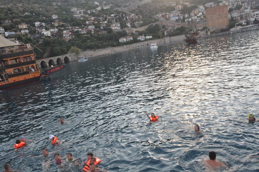 Alanya: Evening Jeep Tour with Sunset Boat Trip and Dinner - Why this Alanya evening works