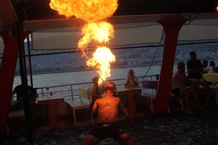 Alanya: Evening Jeep Tour with Sunset Boat Trip and Dinner - The two-hour pirate boat at sunset
