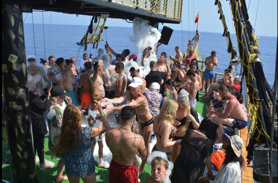 Alanya: Pirate Boat Tour w/ BBQ & Foam Party - Setting sail from Alanya harbor