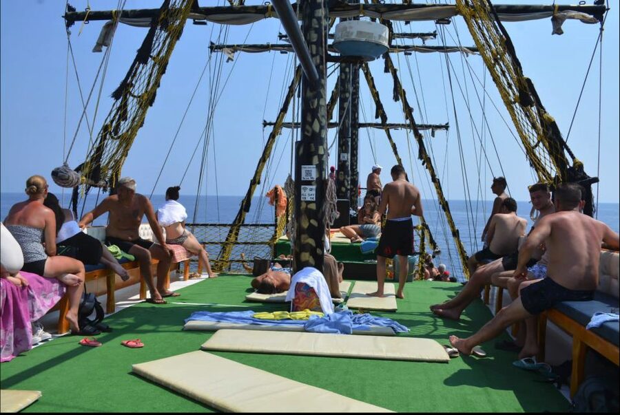 Alanya: Pirate Boat Tour w/ BBQ & Foam Party - Alanya Castle, the Red Tower, and the old shipyard