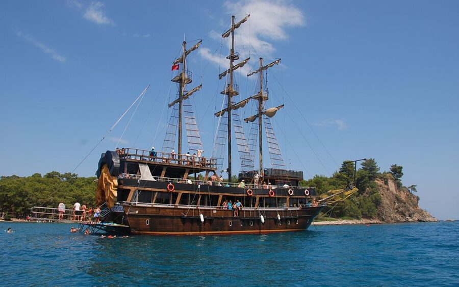 Alanya: Pirate Boat Tour with Unlimited Soft Drinks & Lunch - Why Alanya looks better from the sea