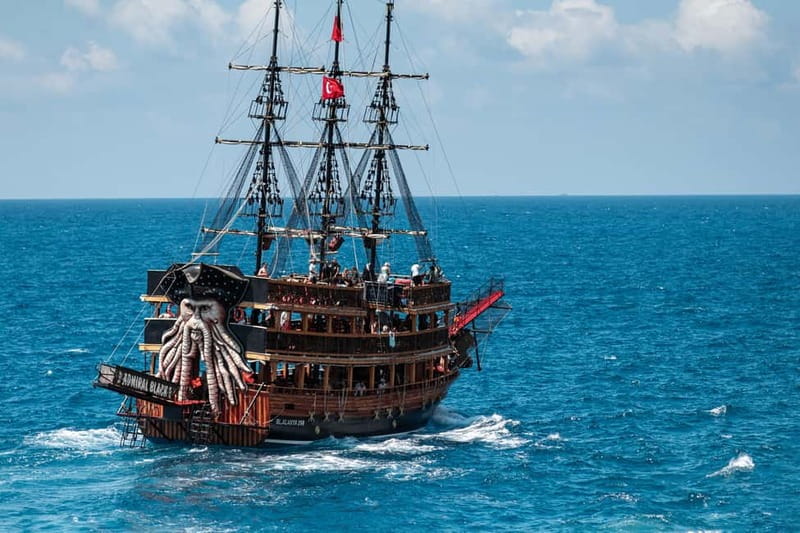 Alanya: Pirate Boat Trip with Lunch and Drinks - Seeing the Red Tower, Castle, and Shipyard from the water