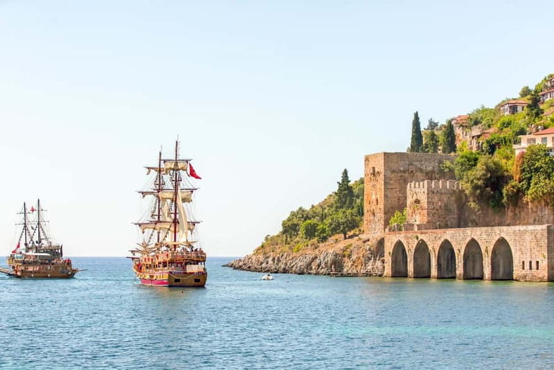 Alanya: Pirate Boat Trip with Lunch and Drinks - Phosphorus Cave and the first long swim