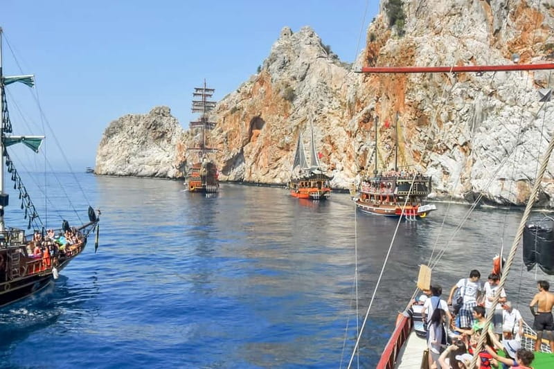 Alanya: Pirate Boat Trip with Lunch and Drinks - Cleopatra Beach and views toward Ulaş Beach