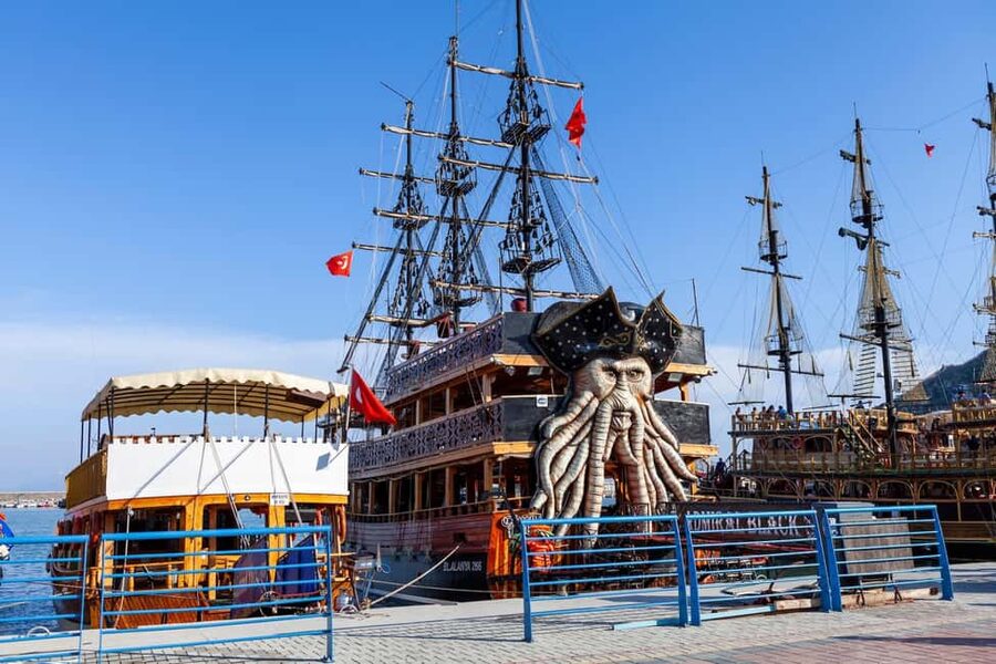 Alanya: Pirate Boat Trip with Lunch and Drinks - Setting out from Alanya harbor