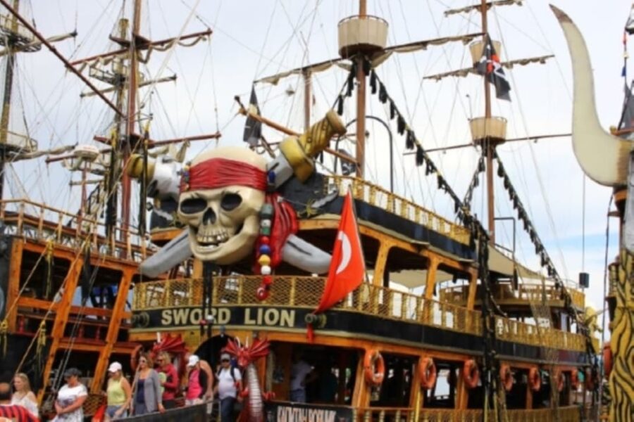 Alanya: Pirate Ship Cruise with Food and Swimming Stops - Setting out from Alanya’s port