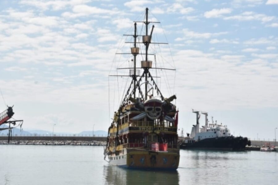 Alanya: Pirate Ship Cruise with Food and Swimming Stops - Drinks, WiFi, and extra costs