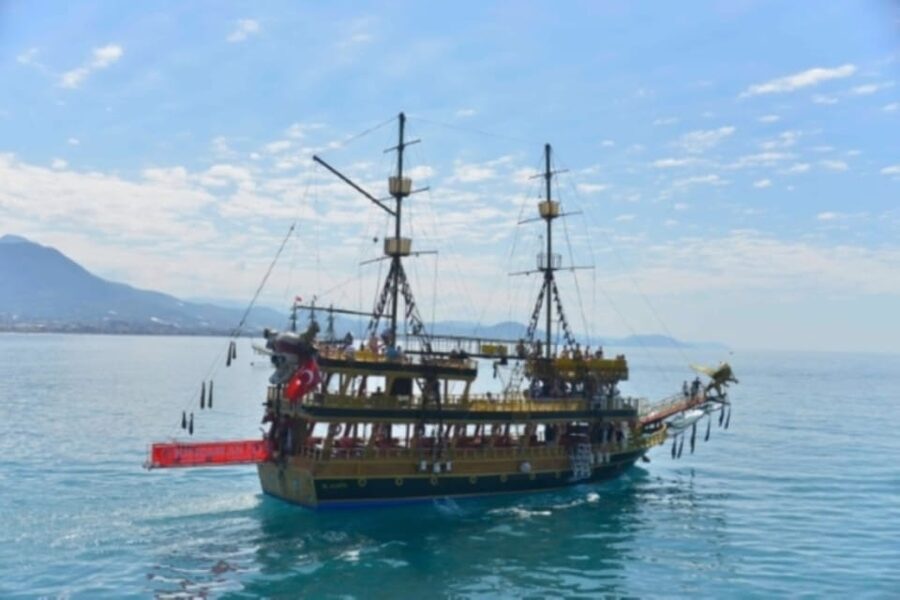 Alanya: Pirate Ship Cruise with Food and Swimming Stops - When the sea changes the plan