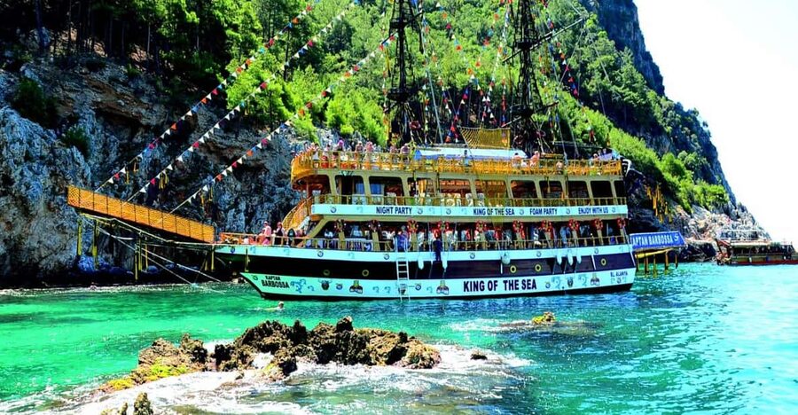 Alanya: Pirates Boat Trip with Lunch and Hotel Pickup - Why this $20 boat trip is such good value