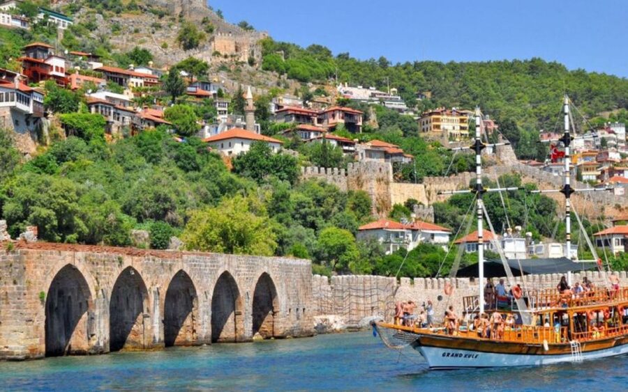 Alanya: Relax Boat Trip With Lunch & Swimming - Getting from your hotel to Alanya Harbor