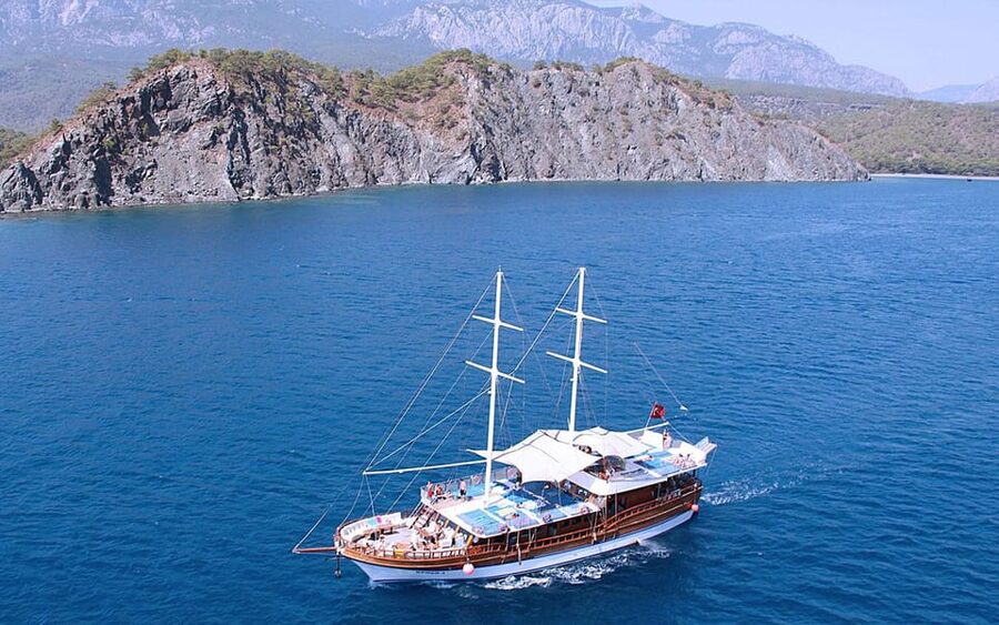 Alanya Relaxing Family Boat Tour Without Foam And Loud Music - Leaving Alanya Harbour for the Open Coast