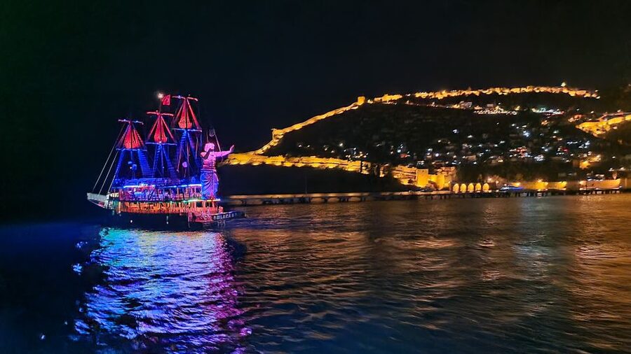 Alanya: Sunset Cruise with Dinner - Swimming at Ulas Beach