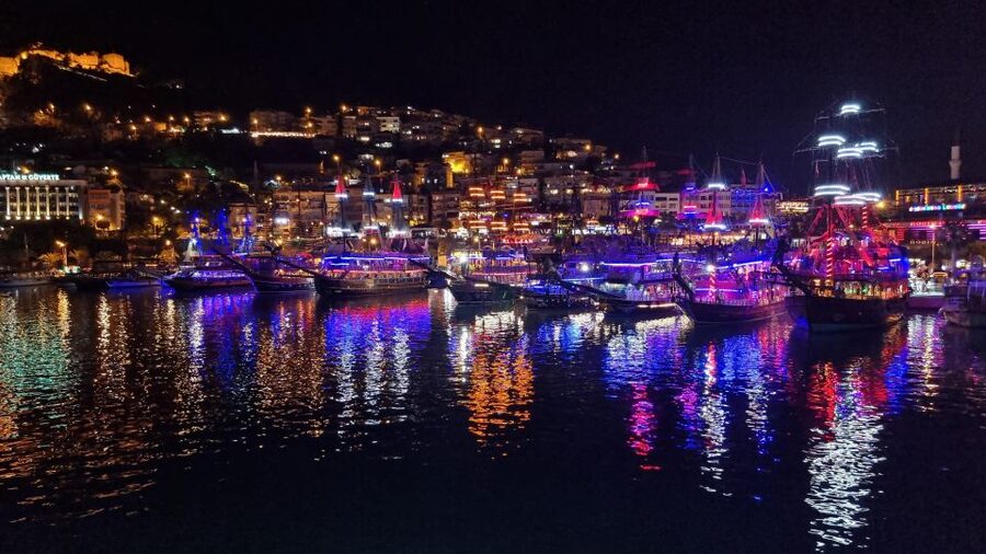 Alanya: Sunset Cruise with Dinner - Music, entertainment, and the foam party