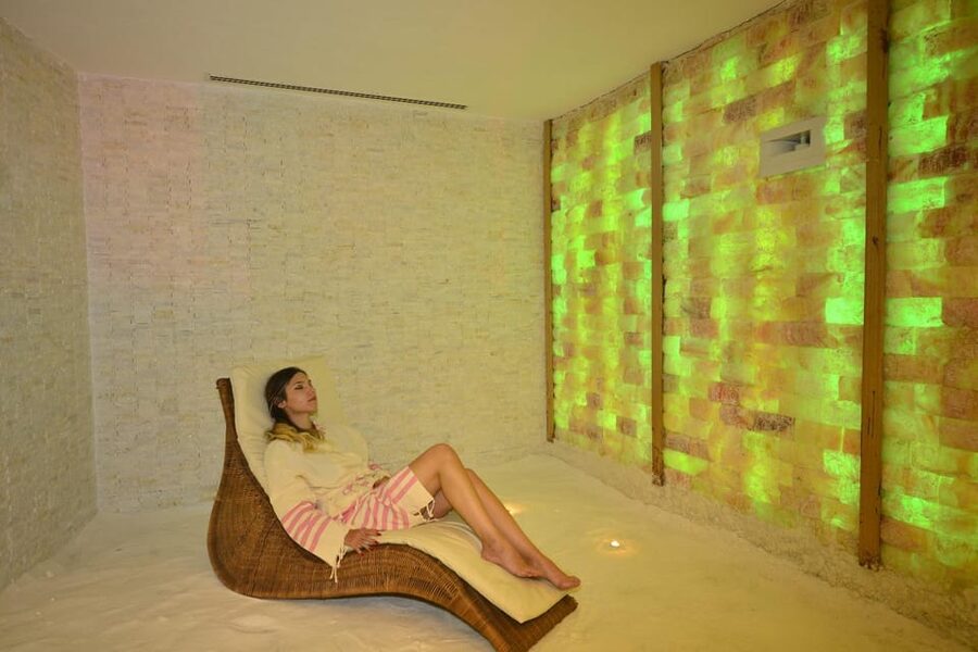 Alanya: Turkish Bath with Foam and Aromatherapy Massages - The scrub on the marble göbek taşı