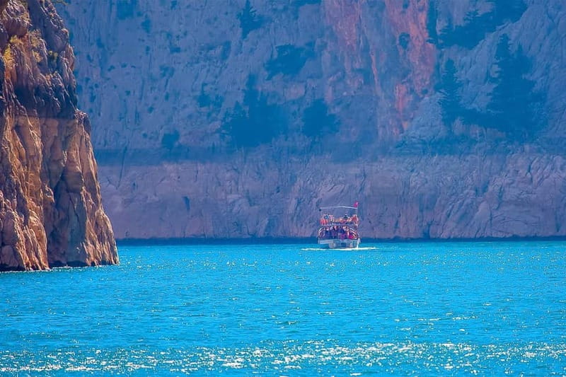 Antalya: Green Canyon Boat Trip w/Lunch near Green Lake - Boat Comfort, Crowds, and Smoking
