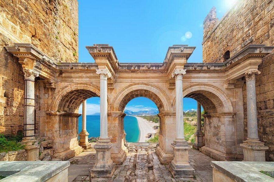 Antalya: Guided Old Town Tour with Boat Trip and Lunch - What this Antalya day tour actually offers