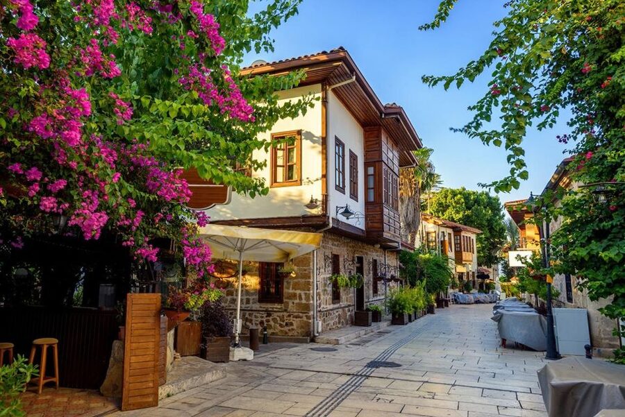 Antalya: Guided Old Town Tour with Boat Trip and Lunch - Walking through Kaleiçi and the old city walls