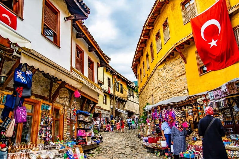 Antalya: Kaleici Old Town Small Group Guided Walking Tour - Hadrian’s Gate, Antalya’s grand Roman entrance