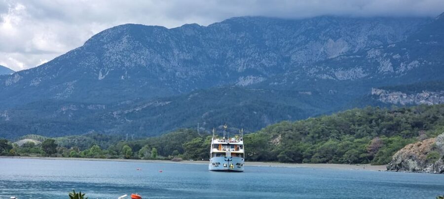 Antalya & Kemer: Pirate Boat Tour With Foam Party & Swimming - Who should book this Kemer boat trip