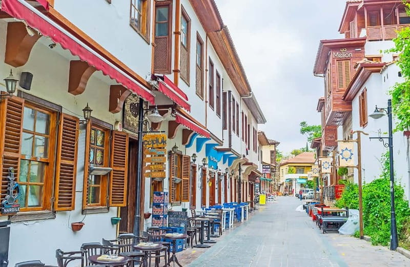 Antalya: Old Town Walking Tour with Dessert Tasting - Walking into Kaleiçi’s old streets
