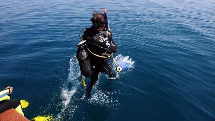 Antalya Scuba Diving Adventure with Expert Diver Option - Who should book this Kemer boat day?