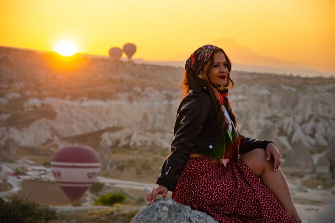 Balloons watching Tour w/ PickUp, Breakfast - Why watch Cappadocia’s balloons from the ground?