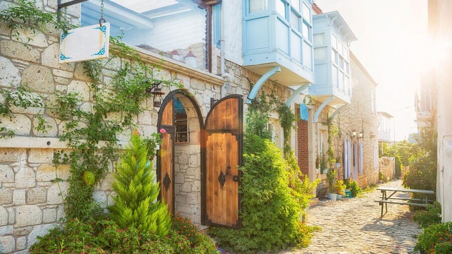 Best of Izmir: Private Walking Tour with a Local - Konak’s old and new city mix