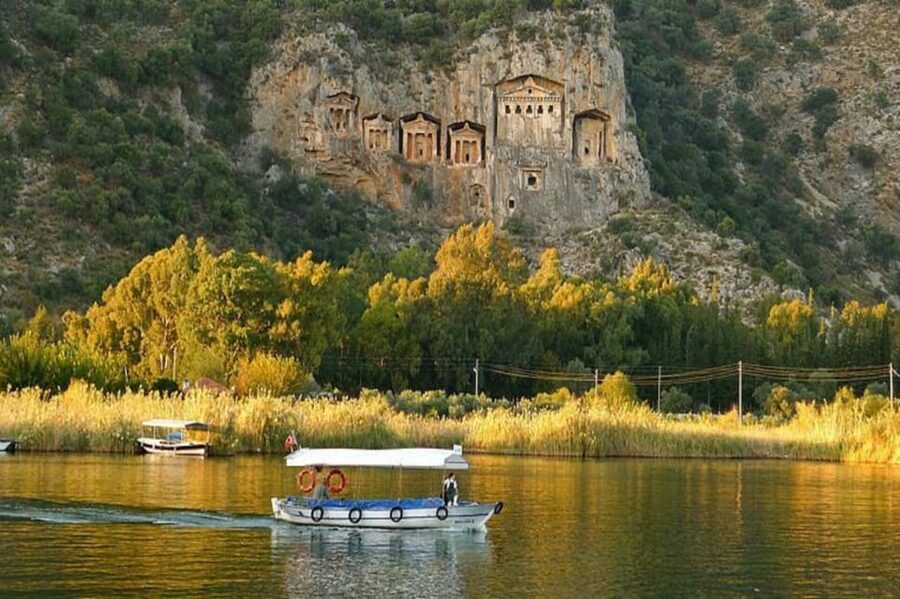 Bodrum: Dalyan Mud Baths & Iztuzu Beach Day Trip with Lunch - Getting muddy at Dalyan’s sulfur baths