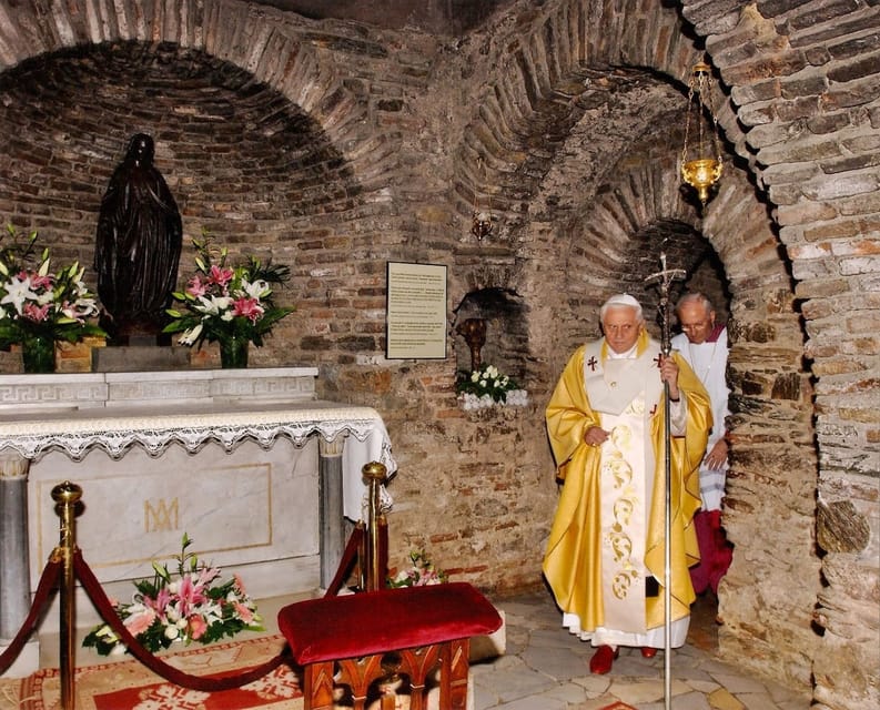 Bodrum: Ephesus, Selcuk, & Virgin Mary House Tour w/ Lunch - Buffet lunch between the two major sights