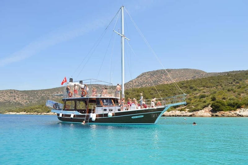 Bodrum: Orak or Black Island Boat Tour with Lunch - Black Island Cave Hot Spring