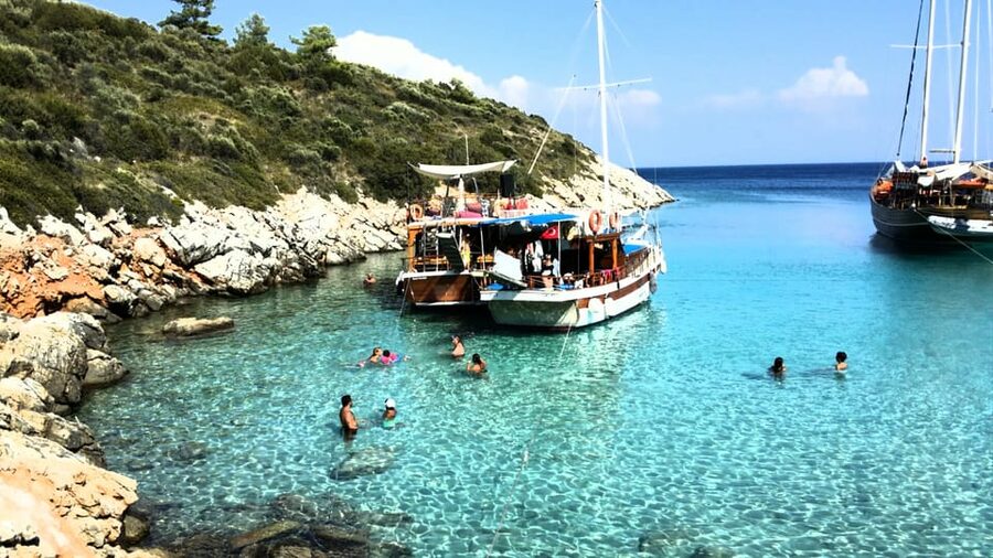 Bodrum: Peninsula Private Boat Tour with Lunch - Six hours from Halikarnas Harbor