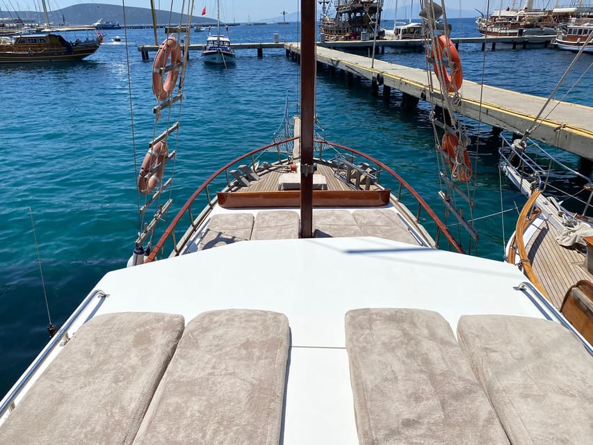 Bodrum: Peninsula Private Boat Tour with Lunch - Drinks, the onboard bar, and what costs extra