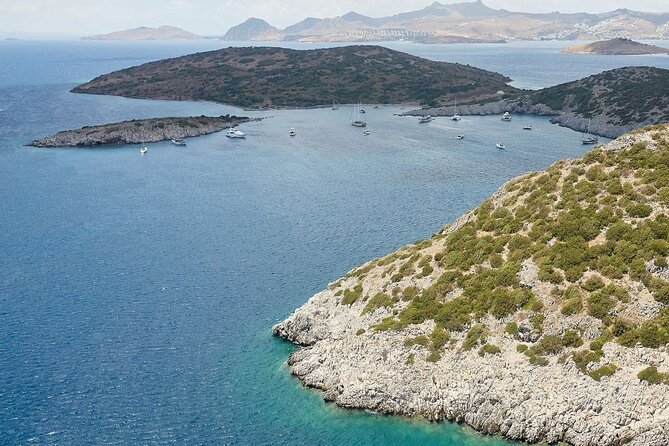 Bodrum: Private Gulet Tour with Lunch - Black Island, Meteor Hole, Aquarium, and other stops