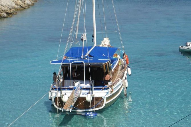 Bodrum: Private Gulet Tour with Lunch - A Turkish lunch served aboard the gulet