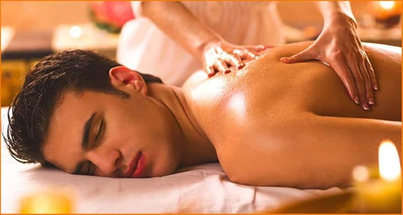 Bodrum: Turkish Bath with Oil Massage and Hotel Pickup - Changing rooms, lockers, and the first warm-up
