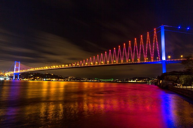 Bosphorus Dinner Cruise with Folk Dance and Live Performances - Rumeli Hisarı, Anatolian Fortress, and Beylerbeyi Palace