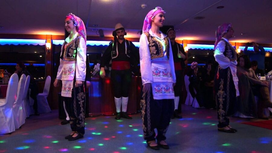 Bosphorus: Dinner Cruise with Live Performances Experience - Local drinks included with dinner