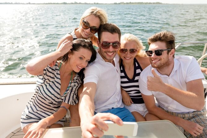 Bosphorus Evening Cruise: Dinner, Live Shows & Private Table - Ortaköy Mosque and the Bosphorus Bridge