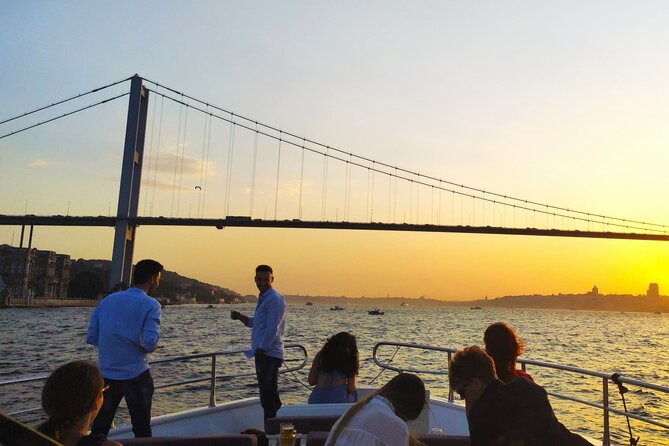 Bosphorus Sunset: An Enchanting Yacht Cruise in Istanbul - The return route past Istanbul’s famous skyline