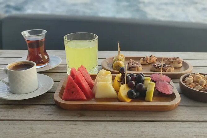 Bosphorus Sunset Cruise on Luxury Yacht with Transfers - Rumeli Fortress and the Fatih Sultan Mehmet Bridge