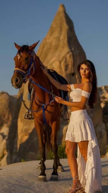 Cappadocia: Fascinating Horse Tour in Göreme Valleys - Riding past fairy chimneys and old trails