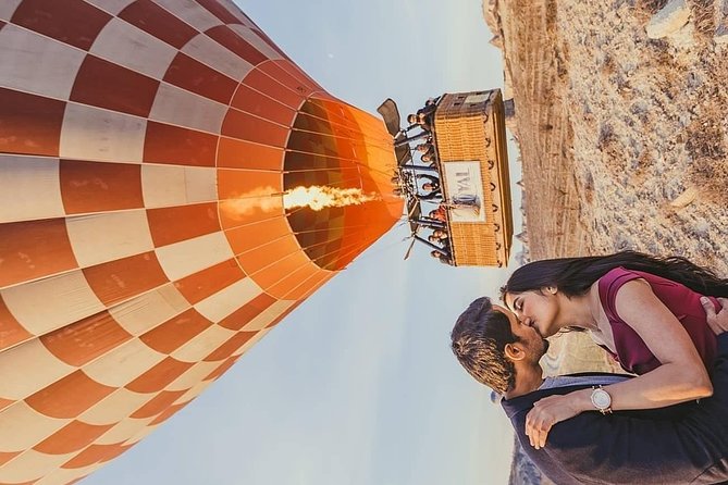 Cappadocia Hot Air Balloon Ride / Royal Balloon - Landing on the trailer and the final toast