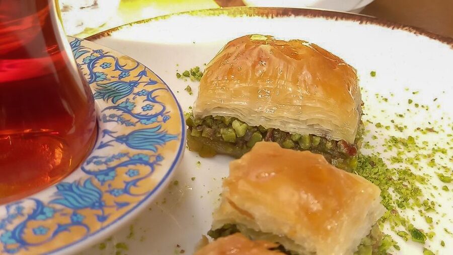 Cappadocia Red Tour with English Speaking Guide - Avanos combines lunch with local craft