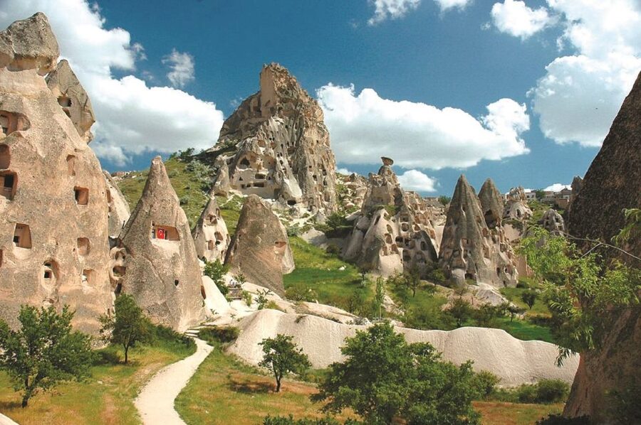 Cappadocia: Red Tour with Entry Fees and Lunch - Göreme Open Air Museum and the cave churches