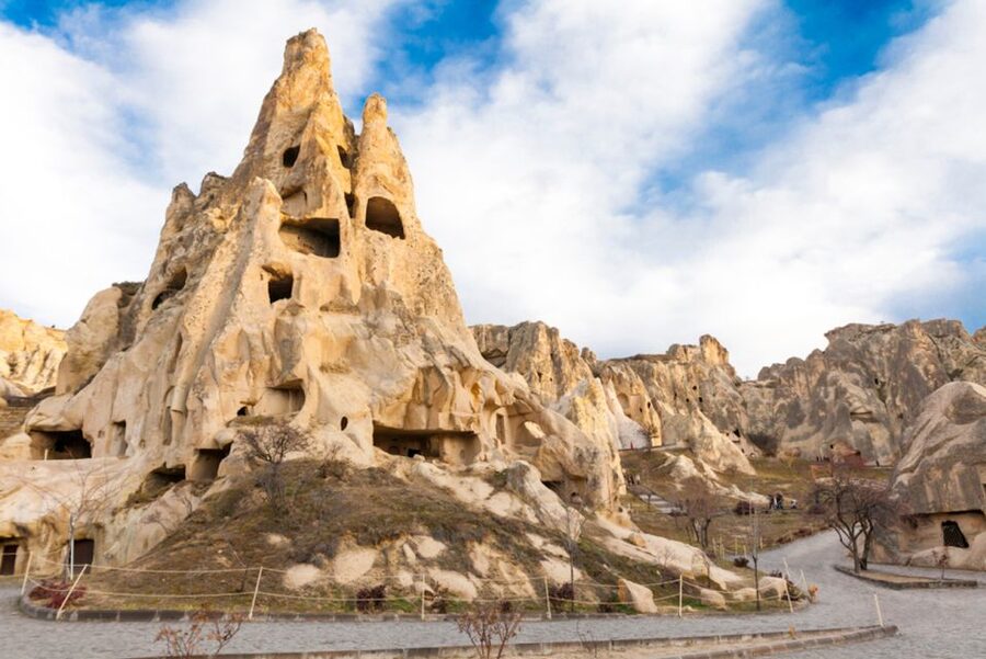 Cappadocia Small Group Day Tour - Goreme Open Air Museum - Avanos combines lunch with a hands-on pottery stop
