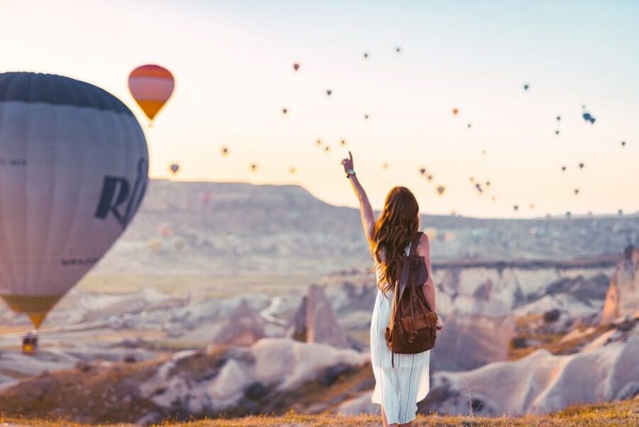 Cappadocia: Sunrise Balloon Watching Tour with Photographer - The photographer is part of the value